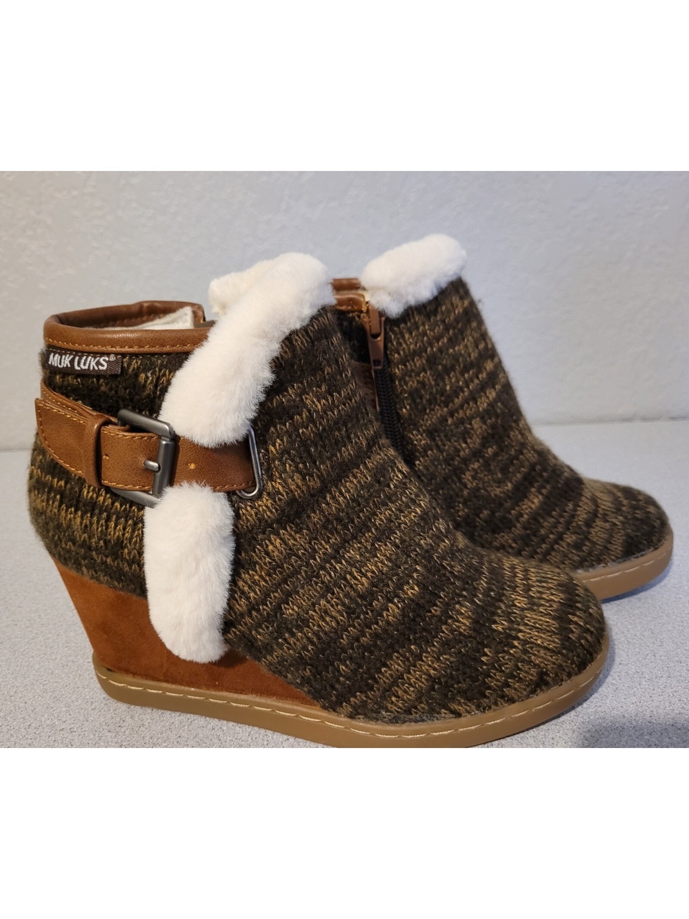 MUK LUKS WOMEN'S BROWN KNIT ANKLE HIGH BOOTS, SIZE 7